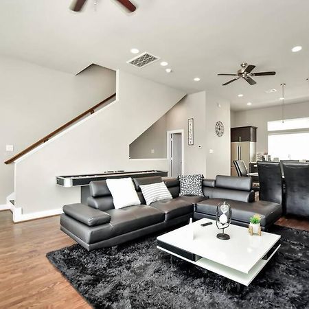 Amazing Rooftop! Downtown Skyline Views!!! Sleeps 15 Хюстън Екстериор снимка