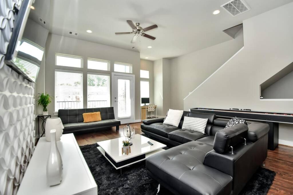 Amazing Rooftop! Downtown Skyline Views!!! Sleeps 15 Хюстън Екстериор снимка