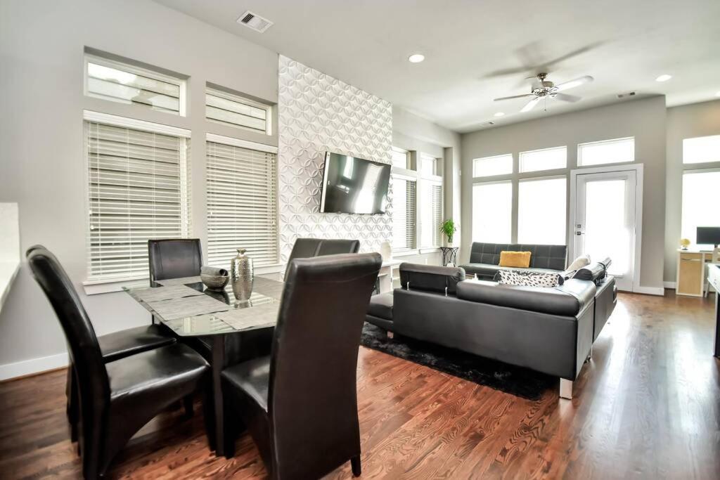 Amazing Rooftop! Downtown Skyline Views!!! Sleeps 15 Хюстън Екстериор снимка