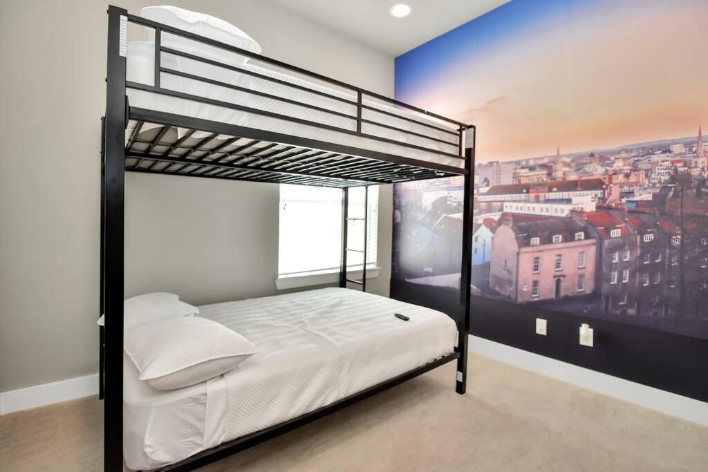 Amazing Rooftop! Downtown Skyline Views!!! Sleeps 15 Хюстън Екстериор снимка